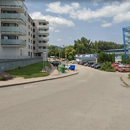 Alure Residences 1 & 24H Self Check-In, Free Parking In Front Of The Apartment Building, New Building, Terrace, Cafe With Breakfast In The Apartment Building, Next To The Aqua Park Besztercebánya Kültér fotó